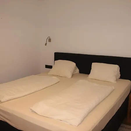 Schweizerhof מלון 3*