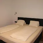 Schweizerhof Hotel 3*