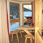 Hotel Schweizerhof 3*